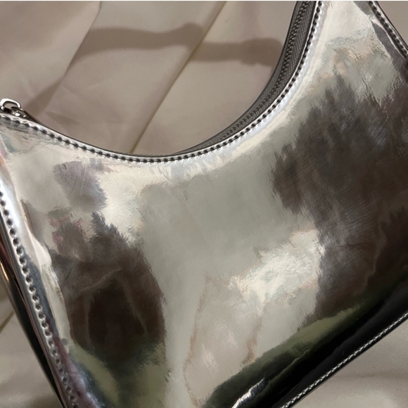 8 Other Reasons It Girl Shoulder Bag Silver Chrome NWT - Picture 6 of 9
